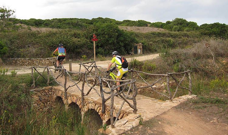 menorca_cami_de_cavalls_bicis_fornells_llucjulia