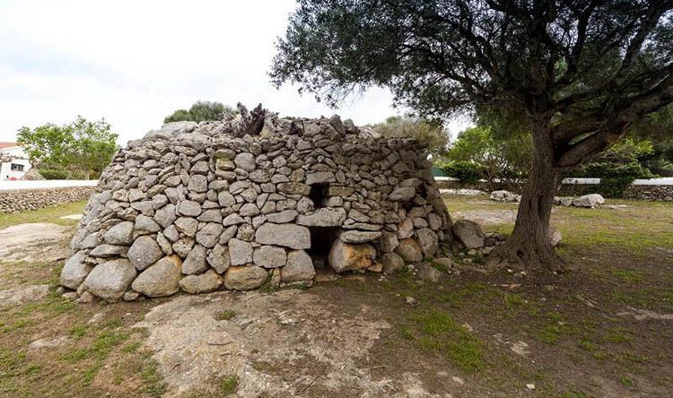Naveta de Biniac oriental. Menorca talayótica